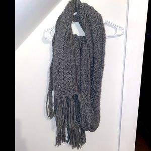 Gray-Maurices-Scarf